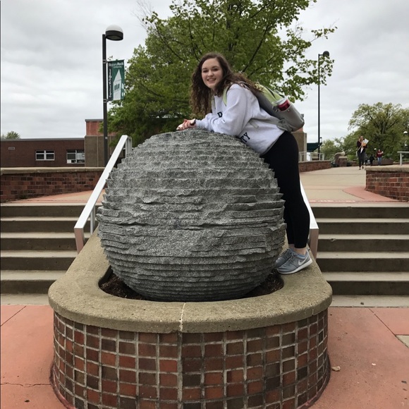 Meet your Posher, Catie - Picture 1 of 1